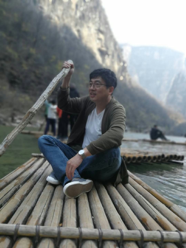 风被吹走了的第一张照片--承德相亲服务中心