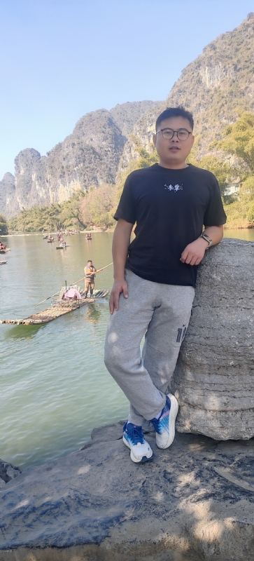 受过伤的狼的第三张照片--承德相亲服务中心