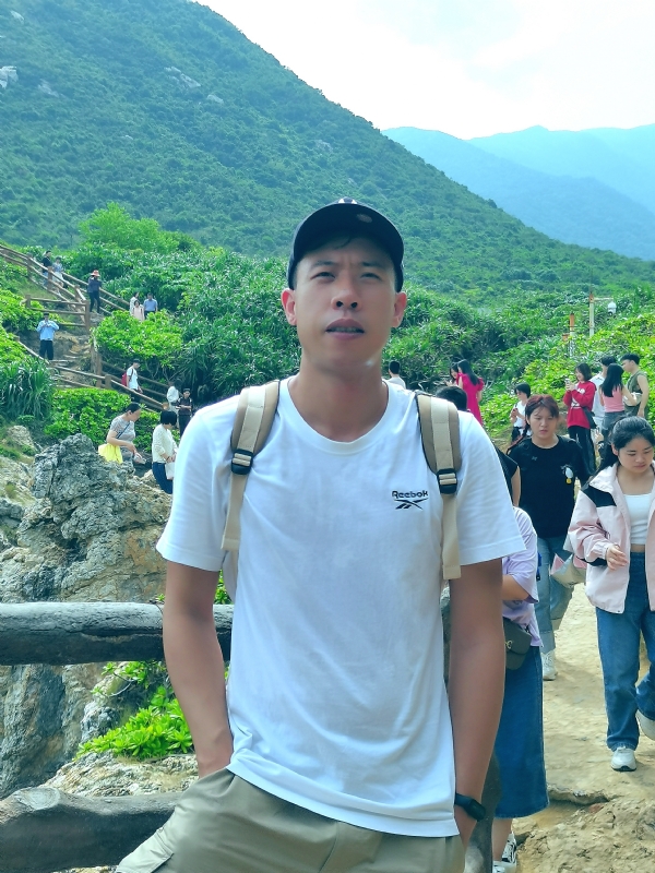 吴生的第二张照片--承德相亲服务中心