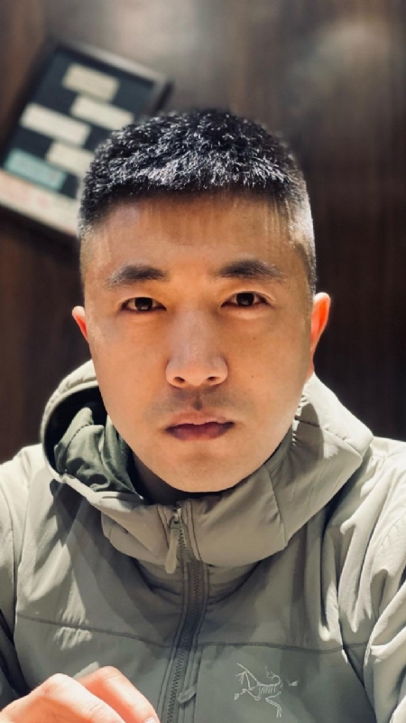 山中何缘的第一张照片--承德相亲服务中心
