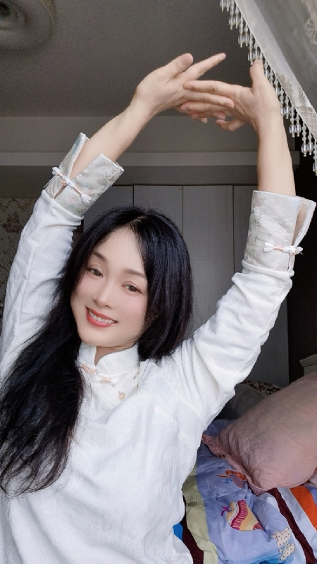 伊伊的第四张照片--承德相亲服务中心