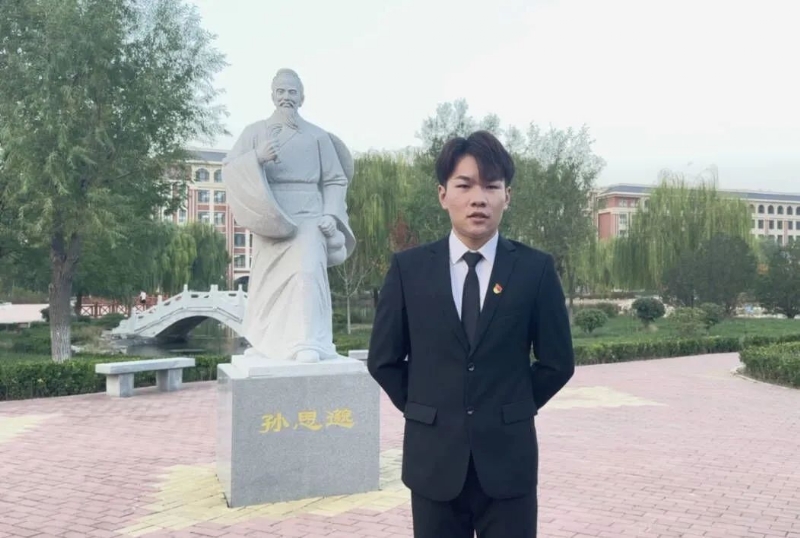 尚明月的第一张照片--承德相亲服务中心