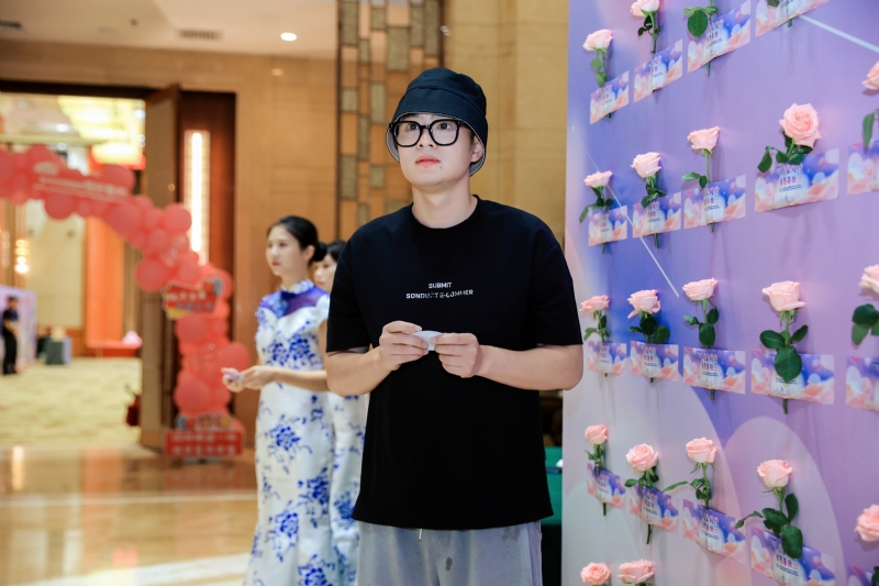 被驯服的象的第一张照片--承德相亲服务中心