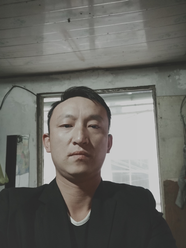 放弃爱你的第一张照片--承德相亲服务中心
