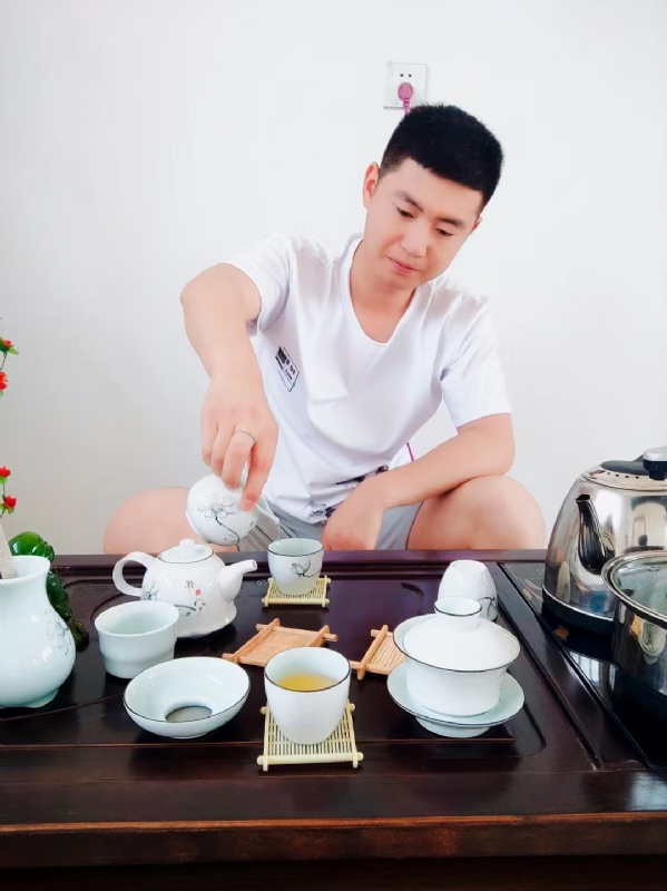 日月的第二张照片--承德相亲服务中心