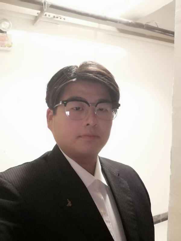 孤独一人的第一张照片--承德相亲服务中心