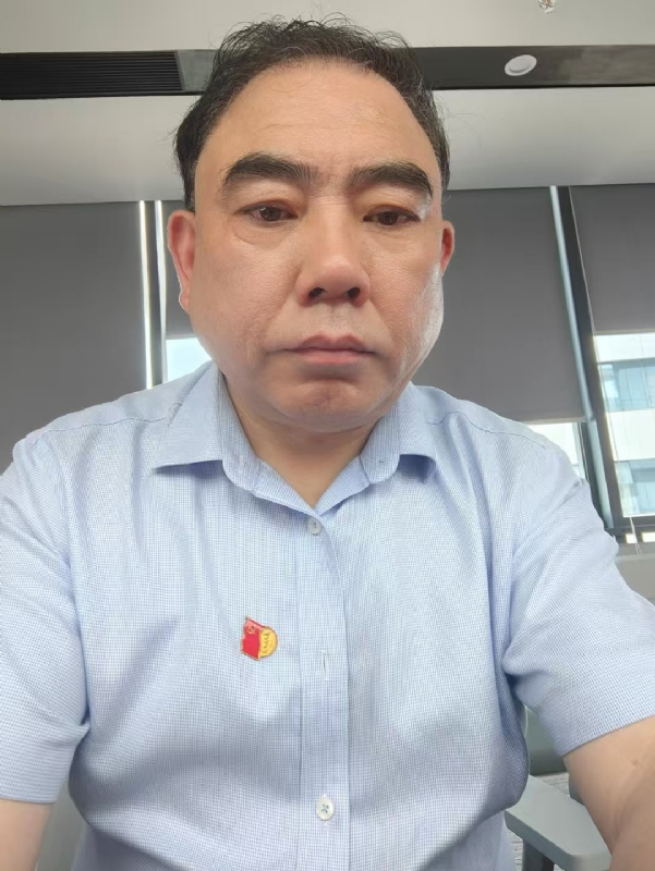 邹先生的第三张照片--承德相亲服务中心