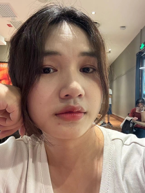 粉墨的第一张照片--承德相亲服务中心