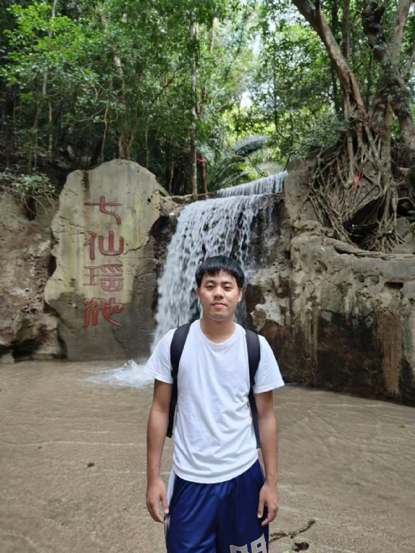 麻辣的第一张照片--承德相亲服务中心